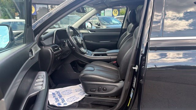 Additional photo of vehicle.