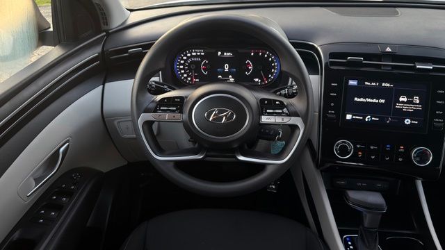 2024 Hyundai Tucson SE - Photo 13