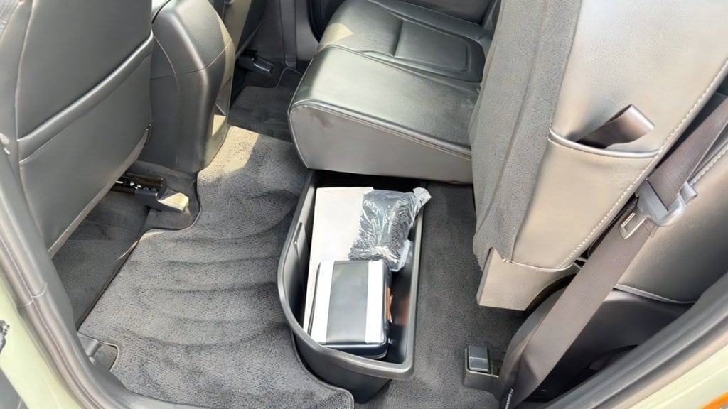 Additional photo of vehicle.