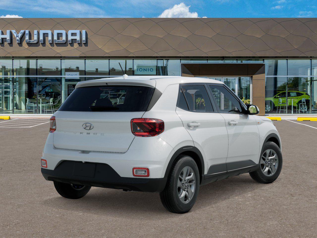 2025 Hyundai Venue SE photo 2