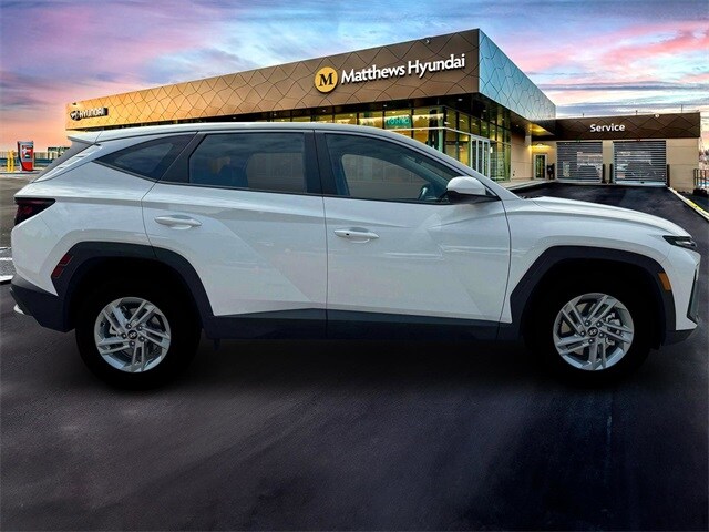 2025 Hyundai Tucson SE - Photo 9