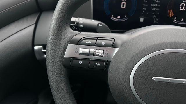 2025 Hyundai Tucson SE - Photo 18