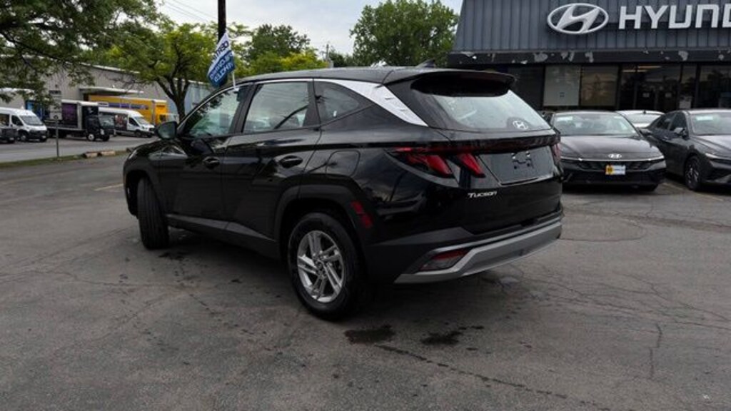Certified 2025 Hyundai Tucson SE SUV