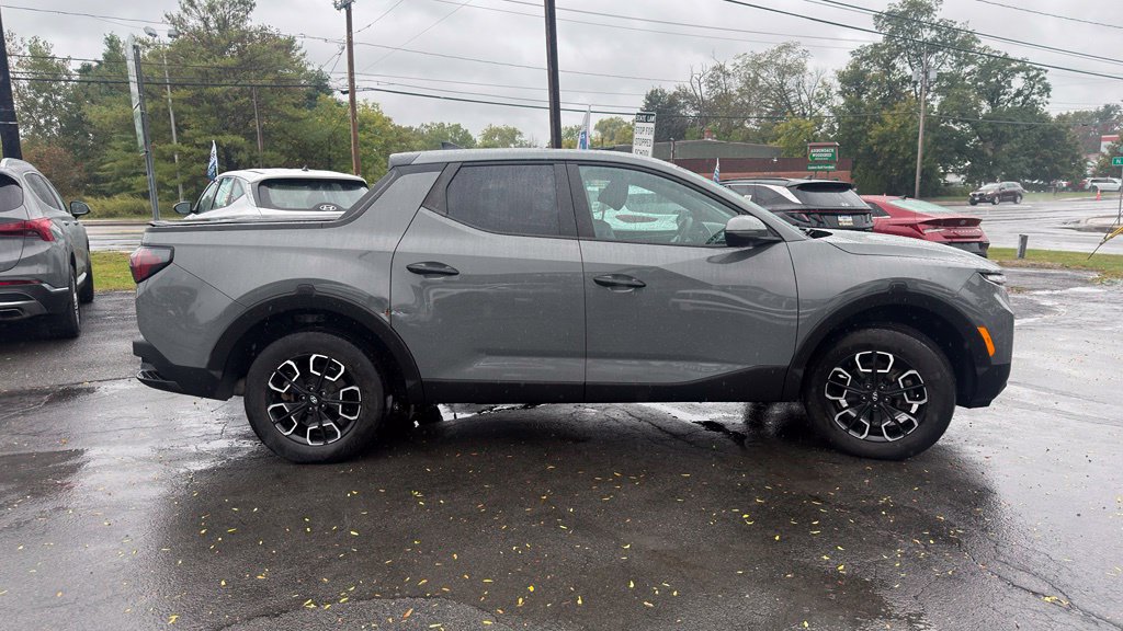Additional photo of vehicle.