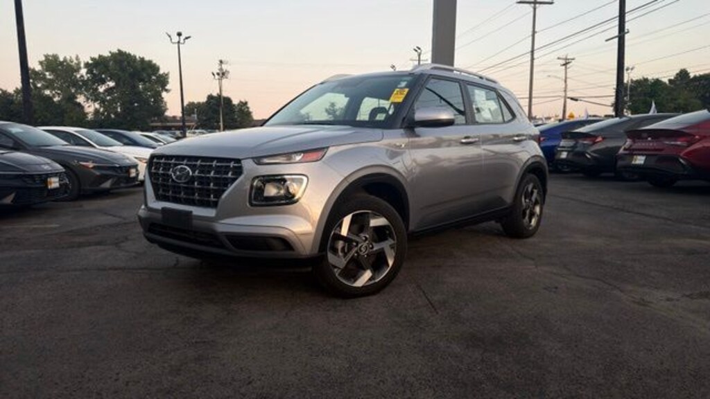 Used 2024 Hyundai Venue SUV