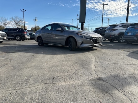 2023 Hyundai Elantra SEL Sedan
