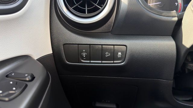 2023 Hyundai Kona SEL - Photo 31