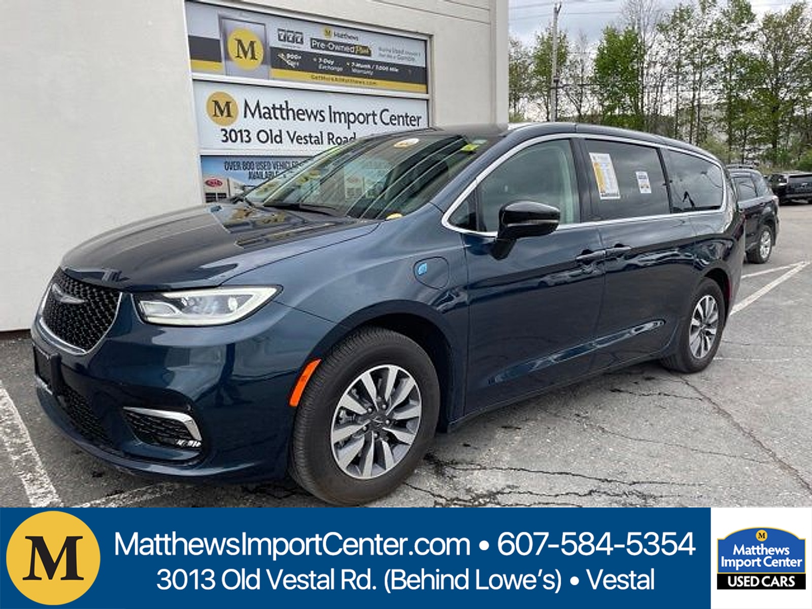 2024 Chrysler Pacifica Hybrid Select PHEV's photo