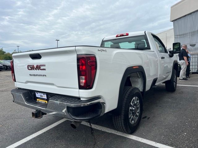 Additional photo of vehicle.