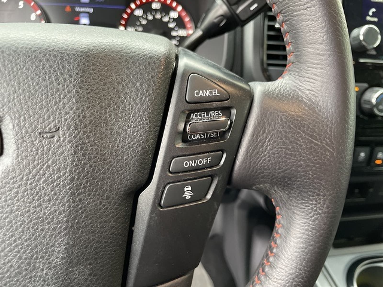 2024 Nissan Titan XD Pro-4X - Photo 22