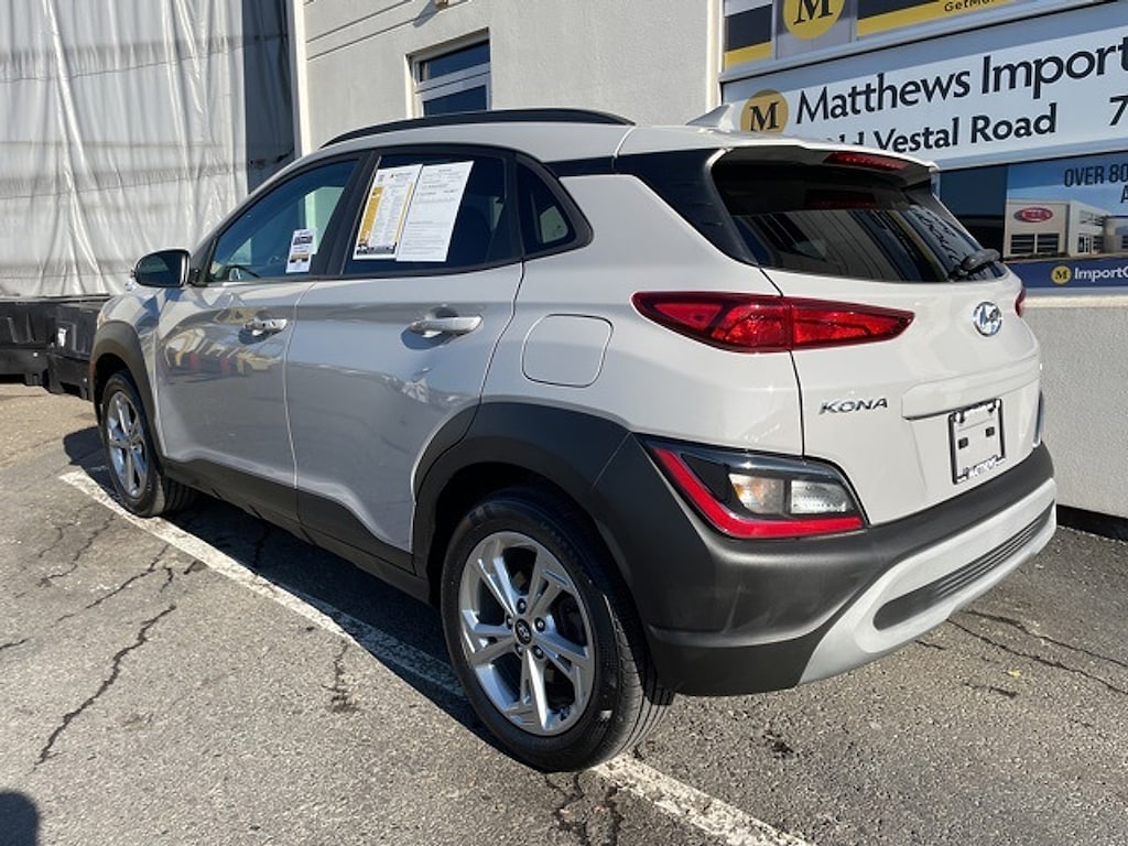 2023 Hyundai Kona SEL photo 3