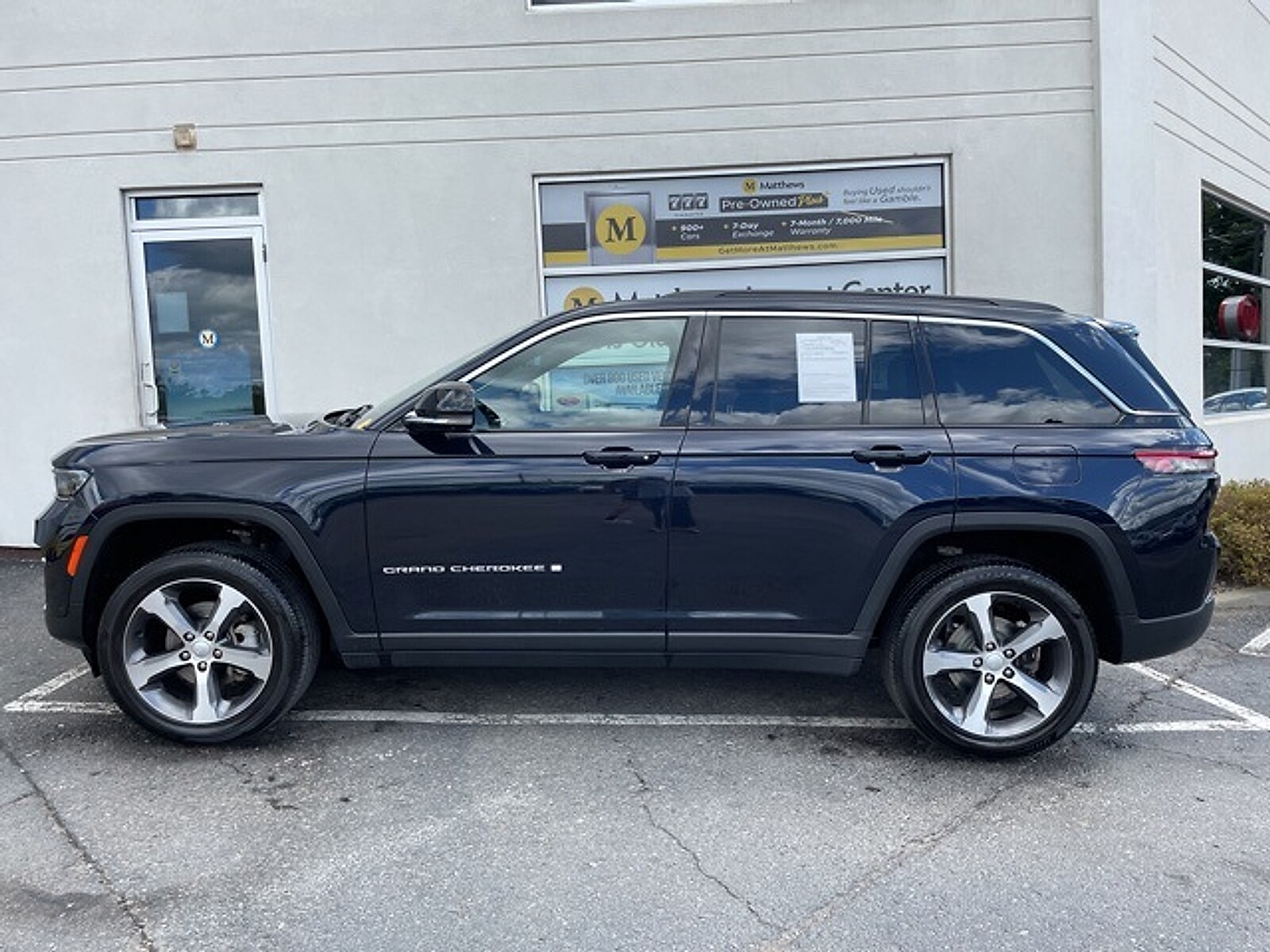 2024 Jeep Grand Cherokee Limited photo 2