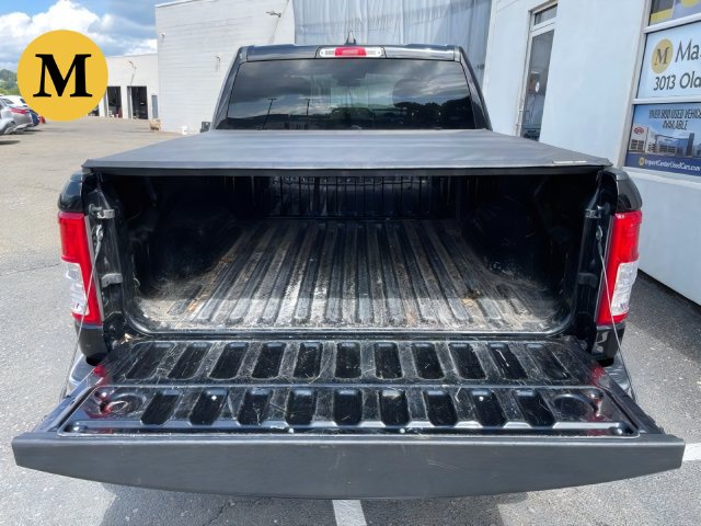 Additional photo of vehicle.