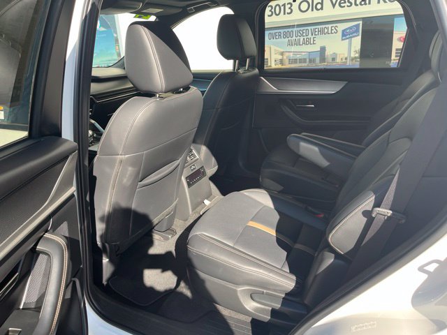 Additional photo of vehicle.