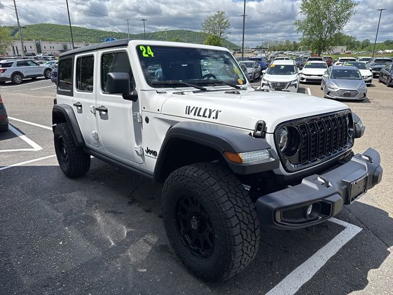 2024 Jeep Wrangler 4-Door Willys - Photo 6