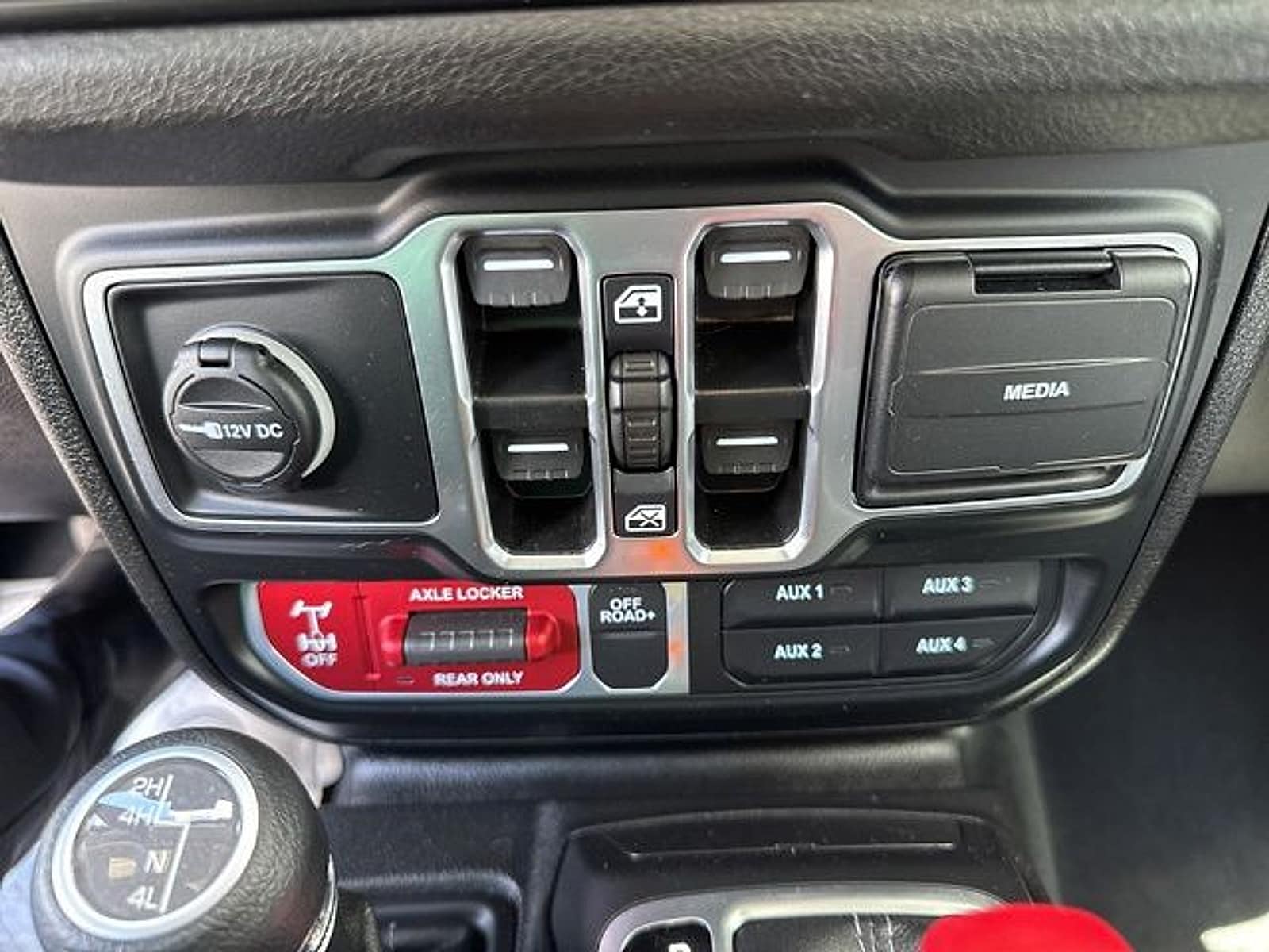 2024 Jeep Wrangler 4-Door Willys - Photo 12