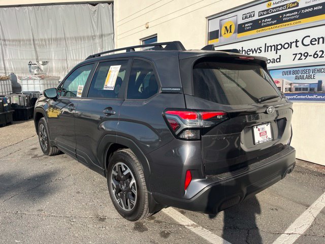 Additional photo of vehicle.