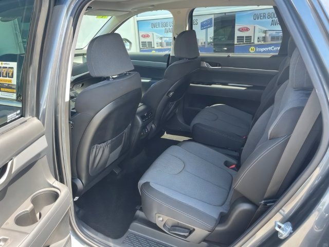 Additional photo of vehicle.
