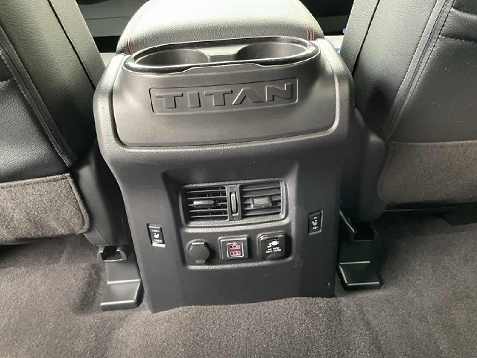 2024 Nissan Titan XD Pro-4X - Photo 30