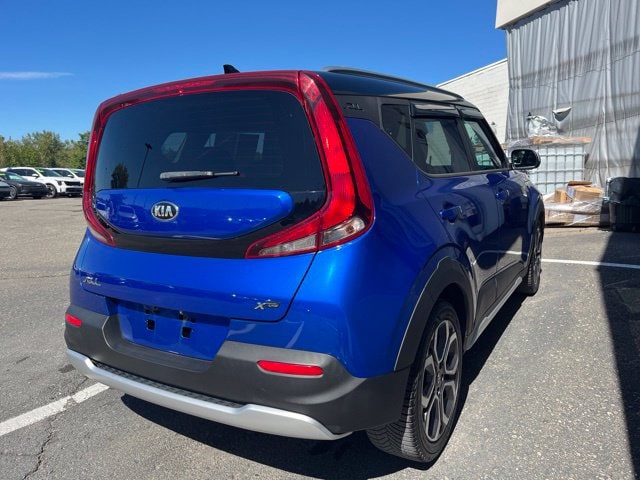 Additional photo of vehicle.