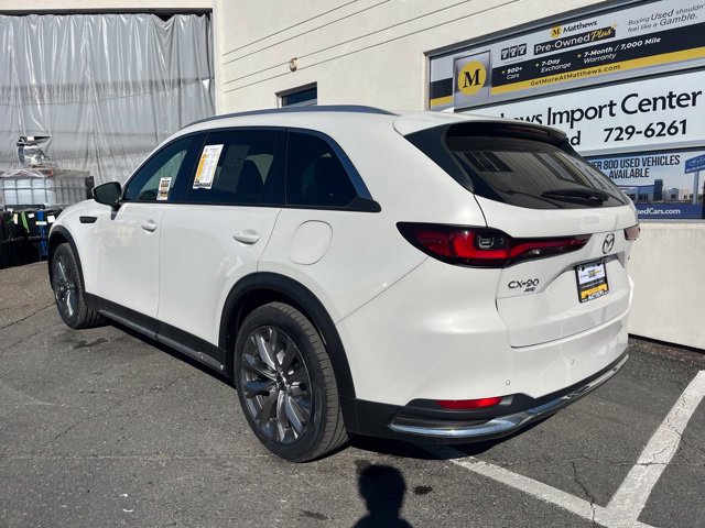 Additional photo of vehicle.