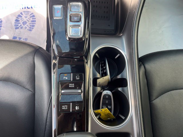 Additional photo of vehicle.
