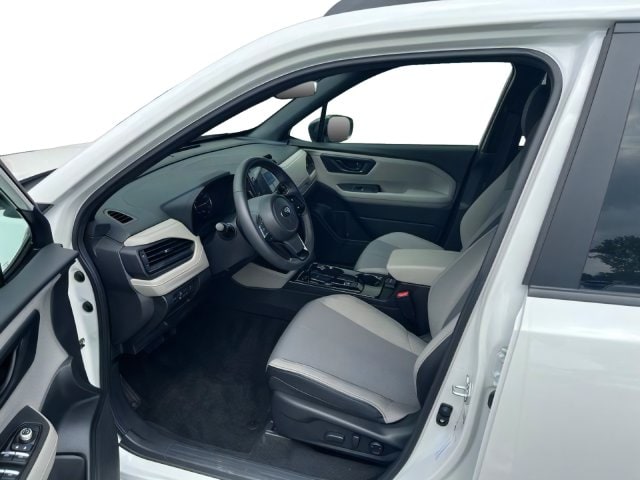 Additional photo of vehicle.