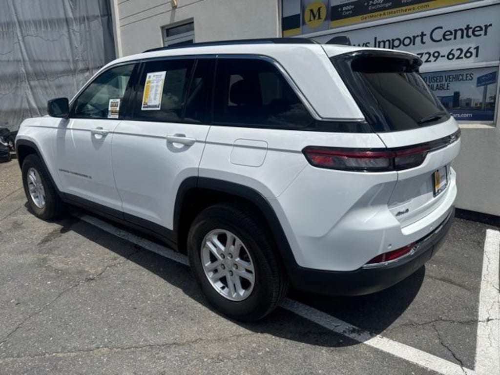 Used 2023 Jeep Grand Cherokee Laredo SUV