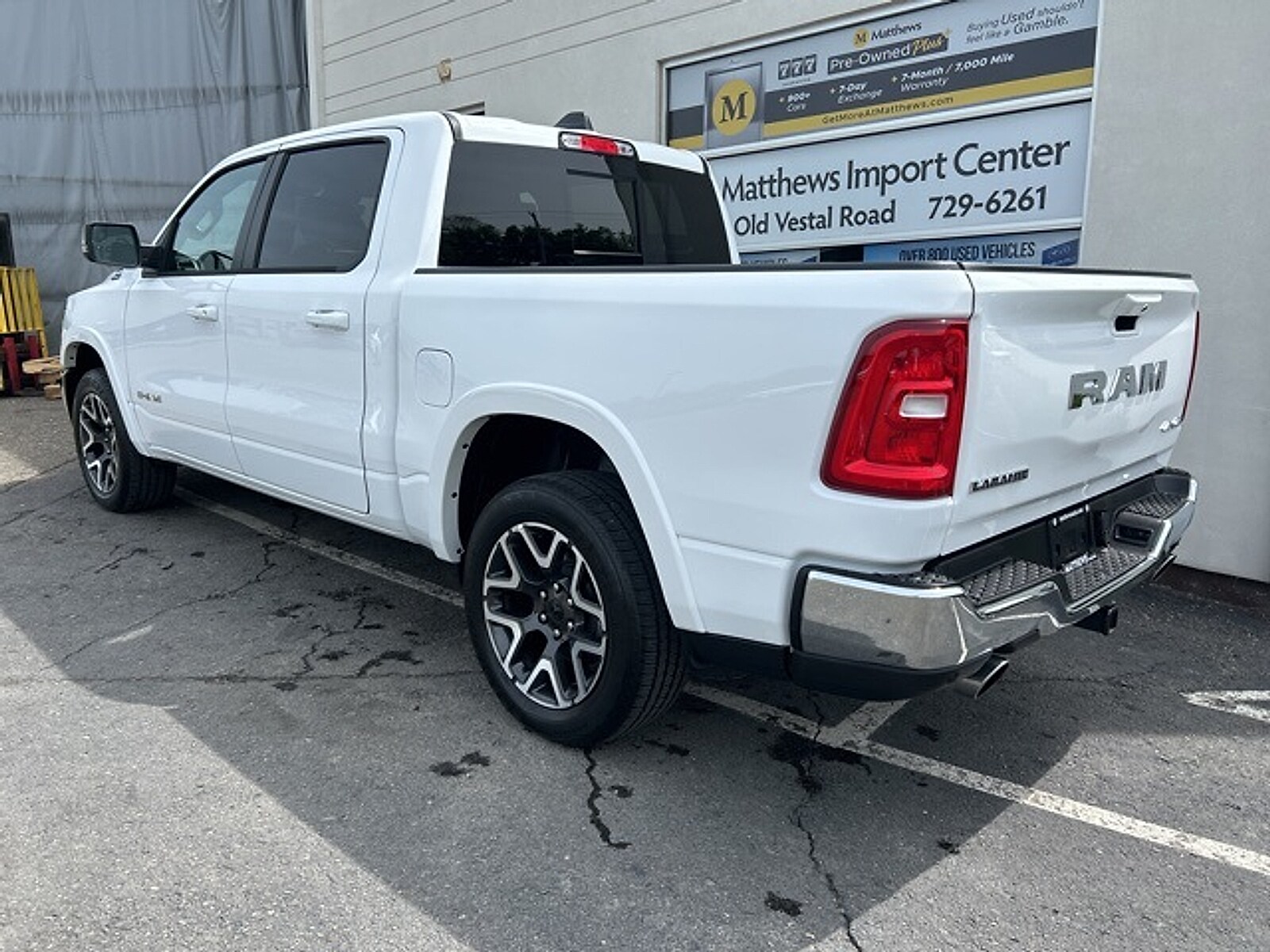 2025 Ram 1500 Laramie photo 3