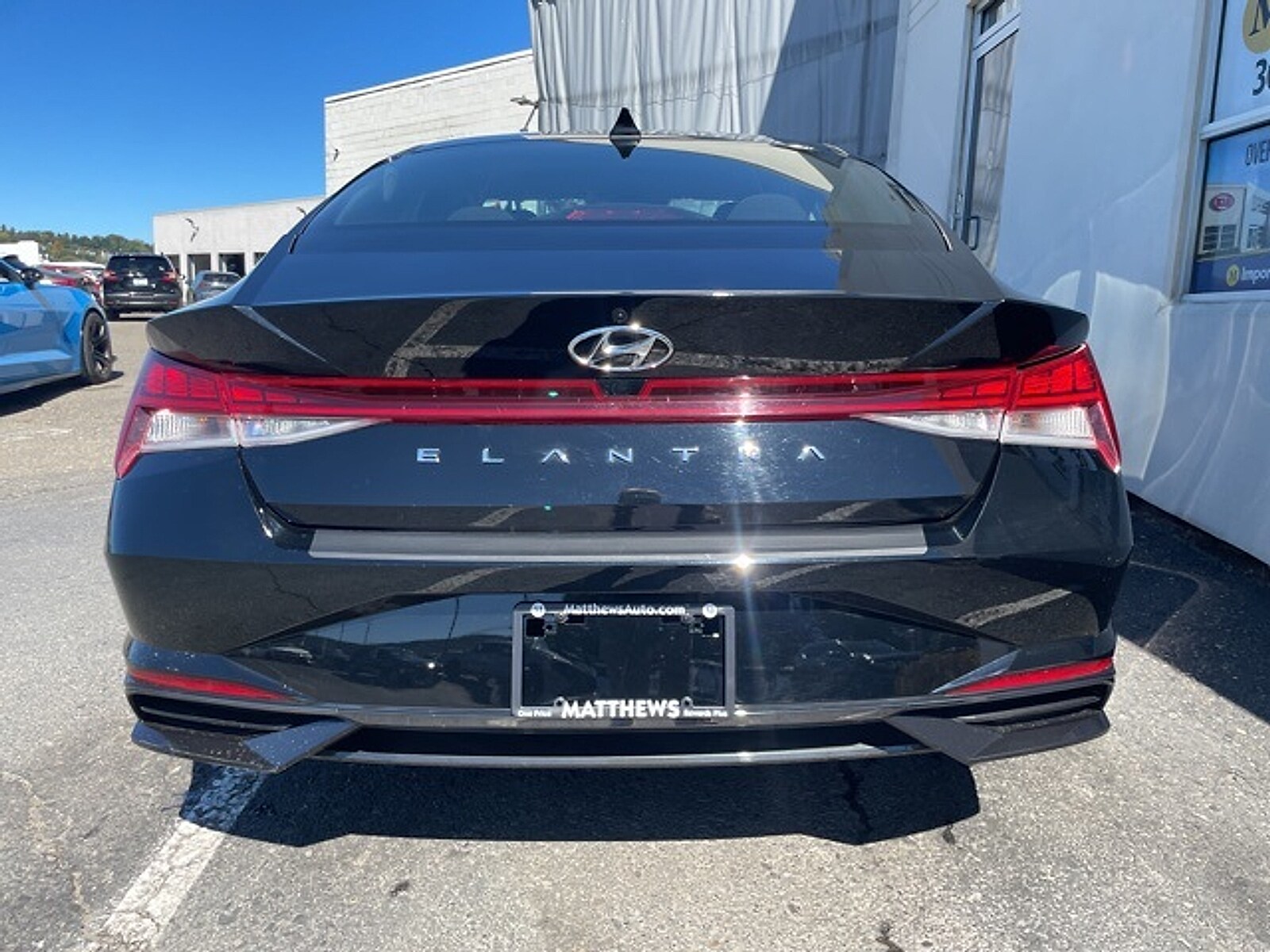2022 Hyundai Elantra SEL photo 4