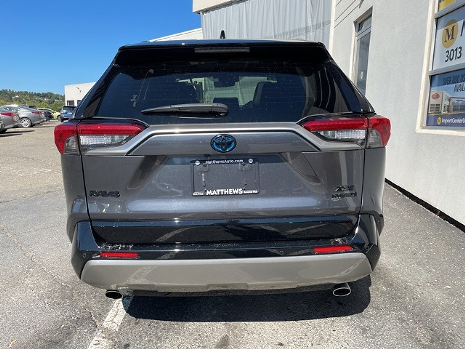 2022 Toyota RAV4 Hybrid XSE photo 3