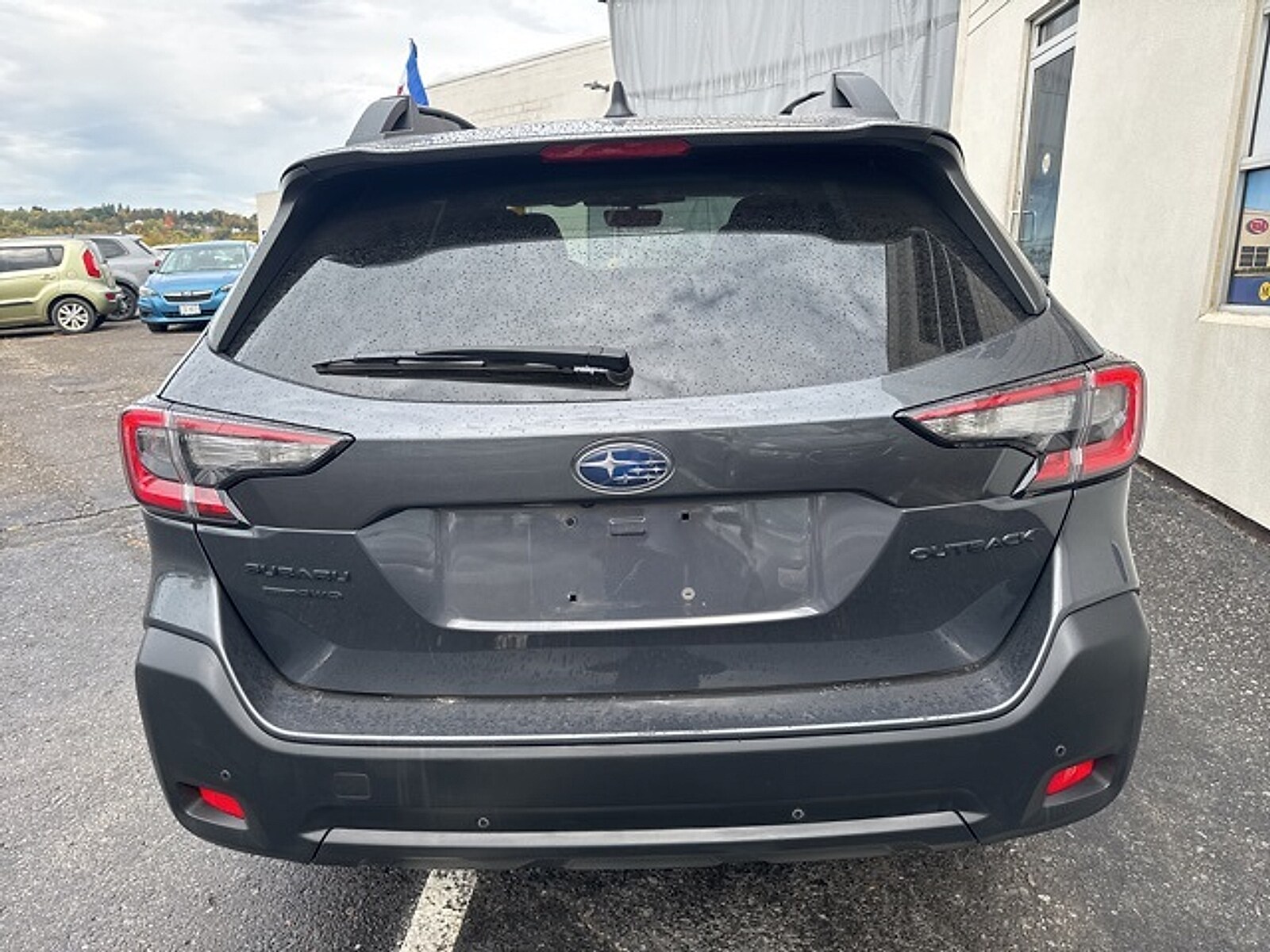 2023 Subaru Outback Onyx Edition photo 2