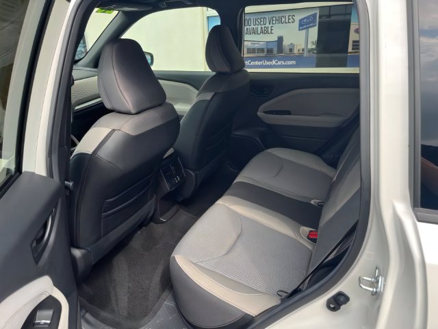Additional photo of vehicle.