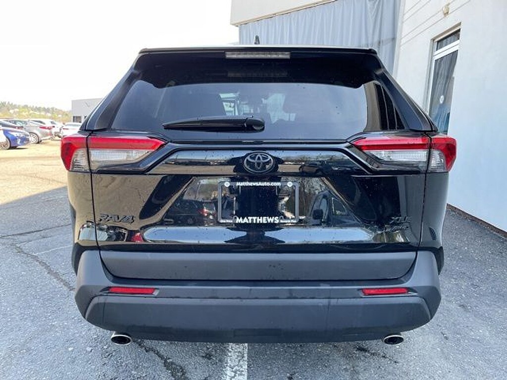Used 2025 Toyota RAV4 XLE SUV