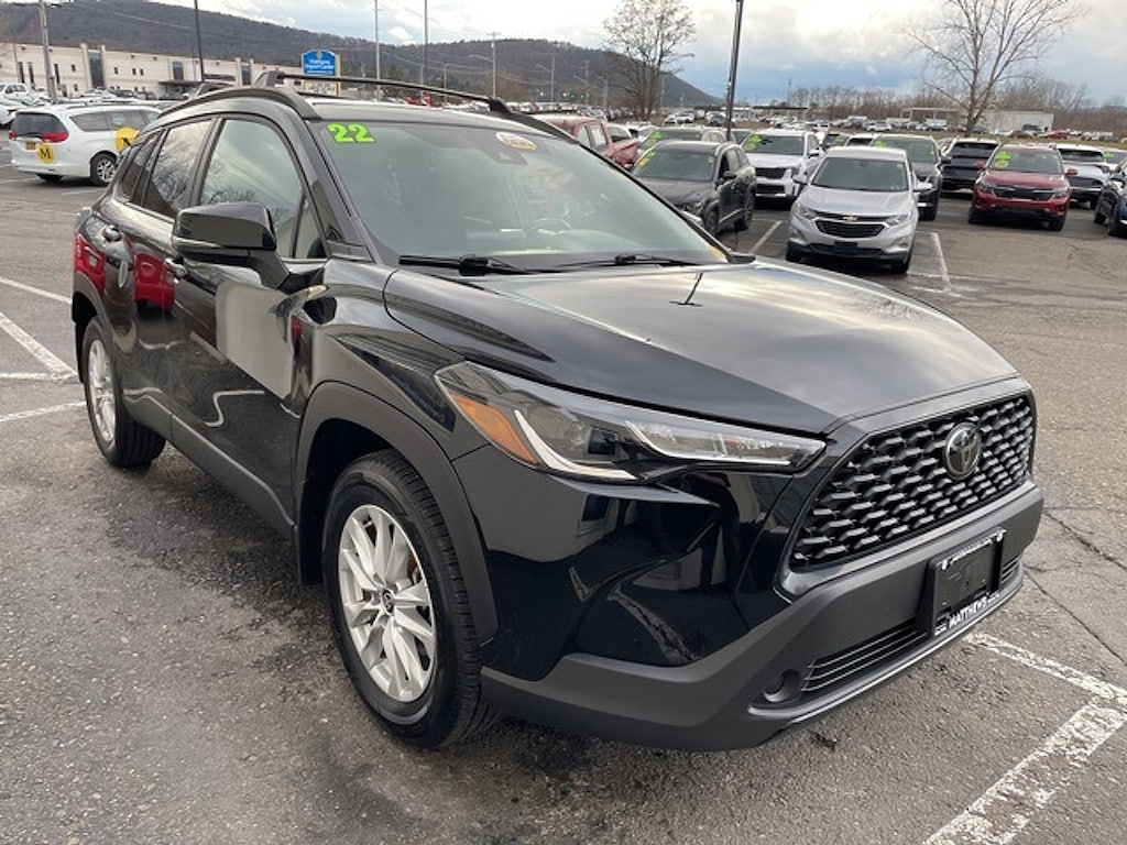 2022 Toyota Corolla Cross LE photo 4