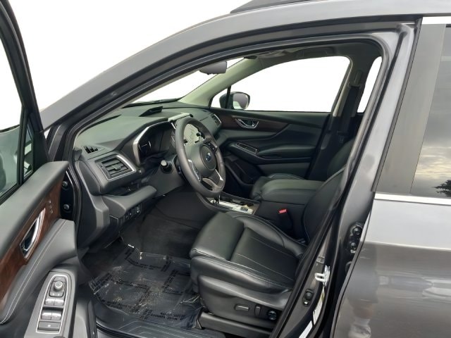Additional photo of vehicle.