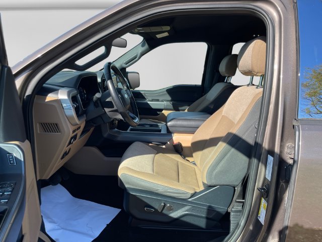 Additional photo of vehicle.