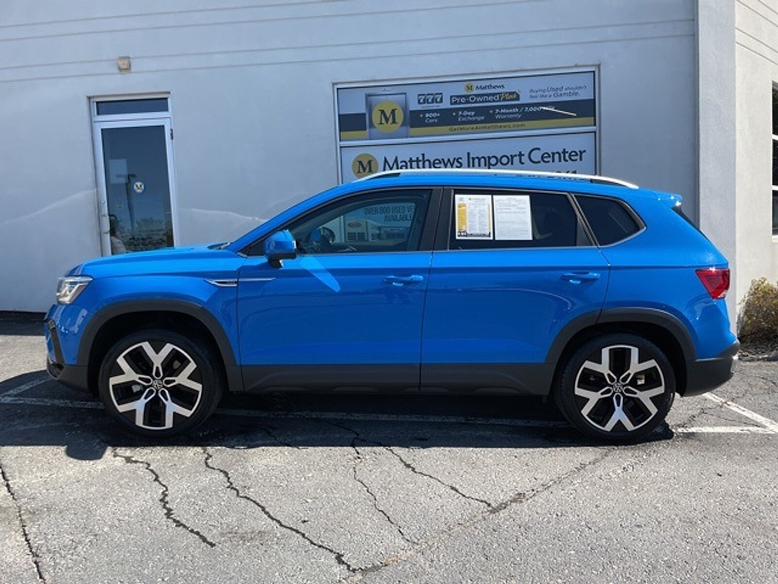 2022 Volkswagen Taos SEL photo 2