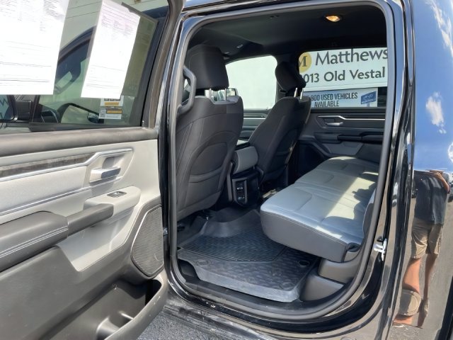 Additional photo of vehicle.