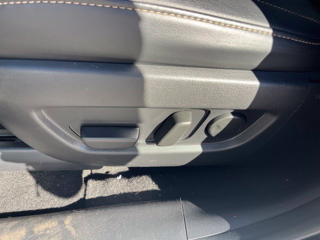 Additional photo of vehicle.
