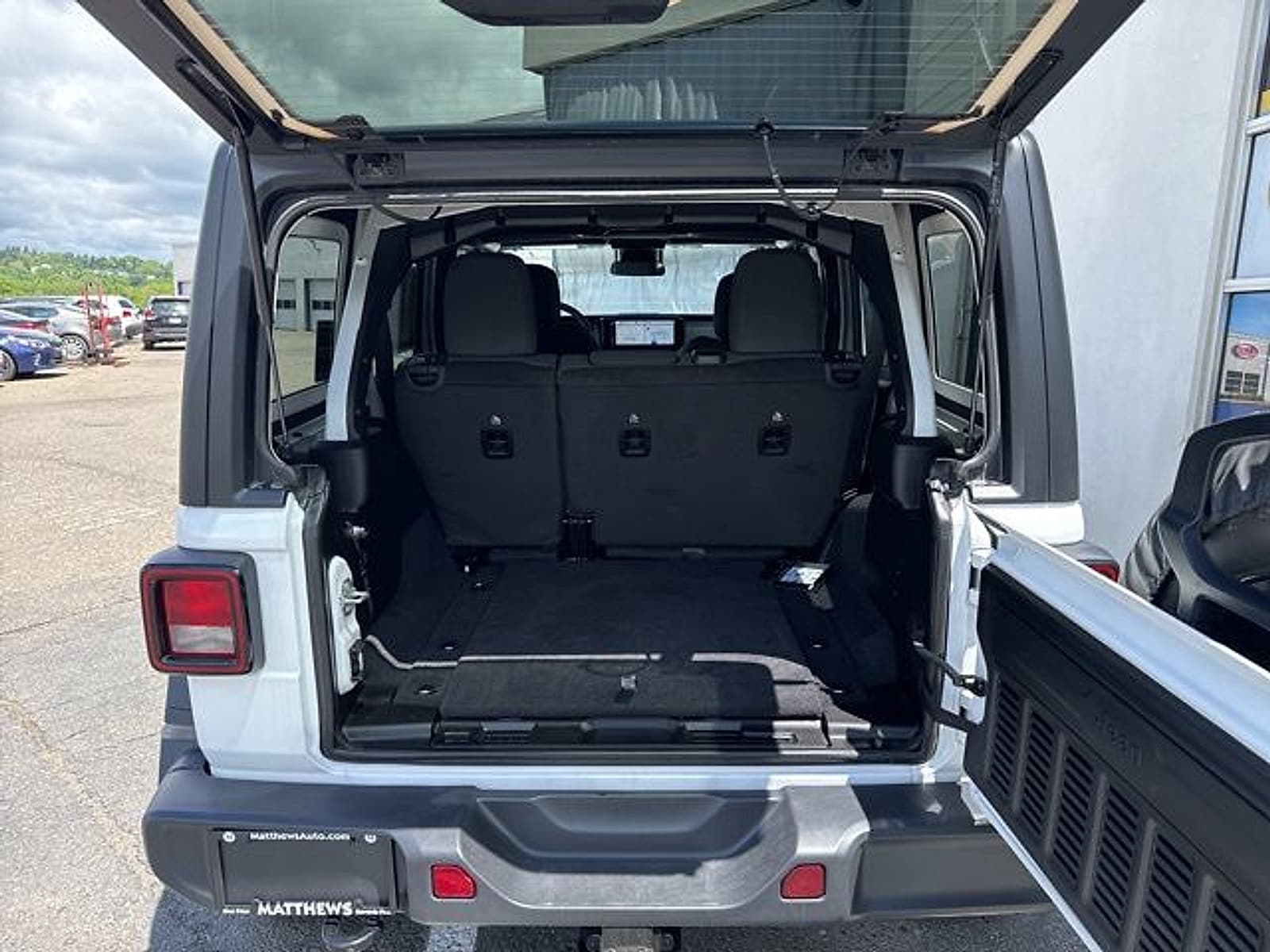 2024 Jeep Wrangler 4-Door Willys - Photo 19