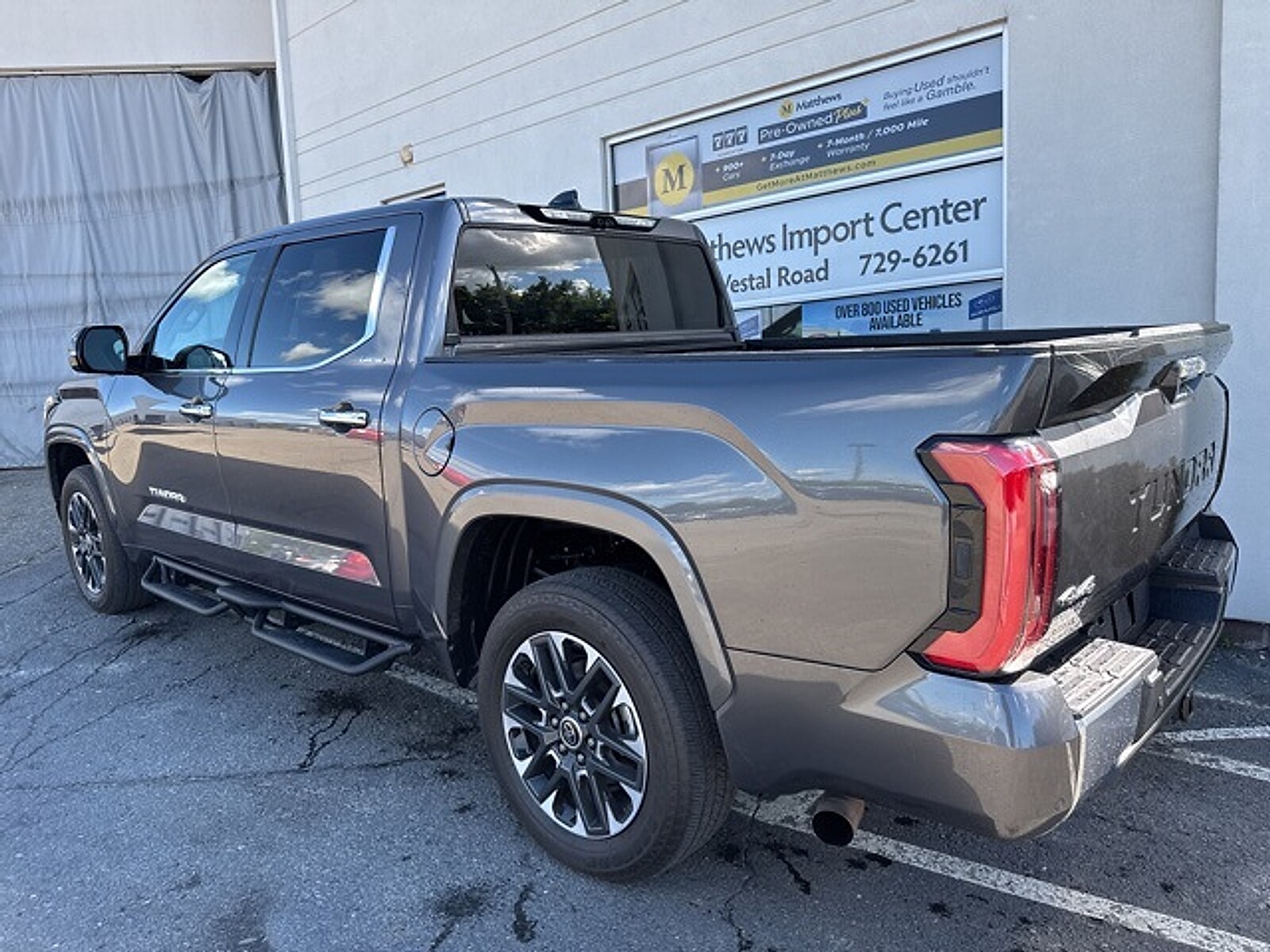 2023 Toyota Tundra Limited CrewMax photo 3