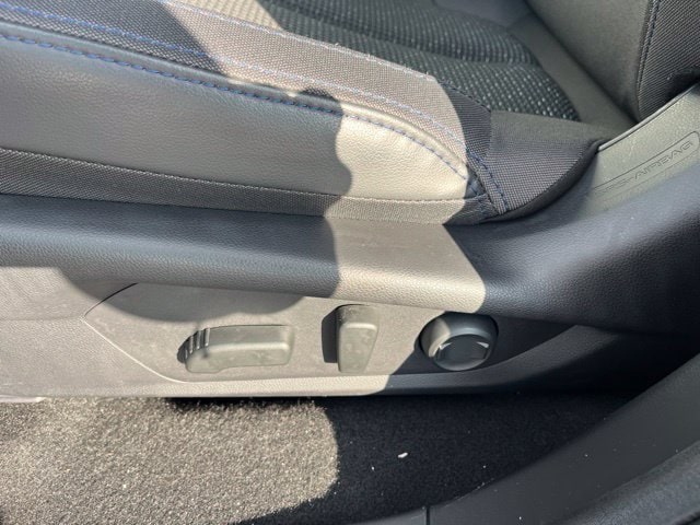 Additional photo of vehicle.