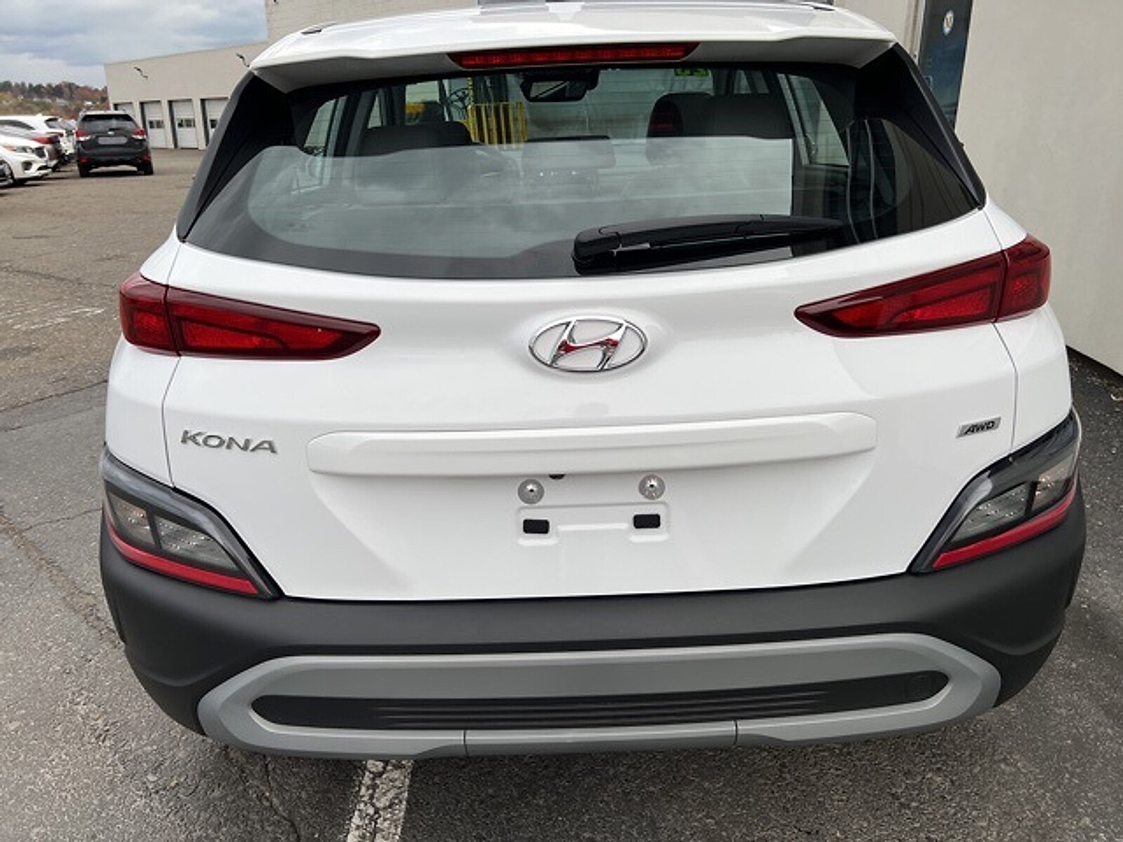 2023 Hyundai Kona SE photo 3