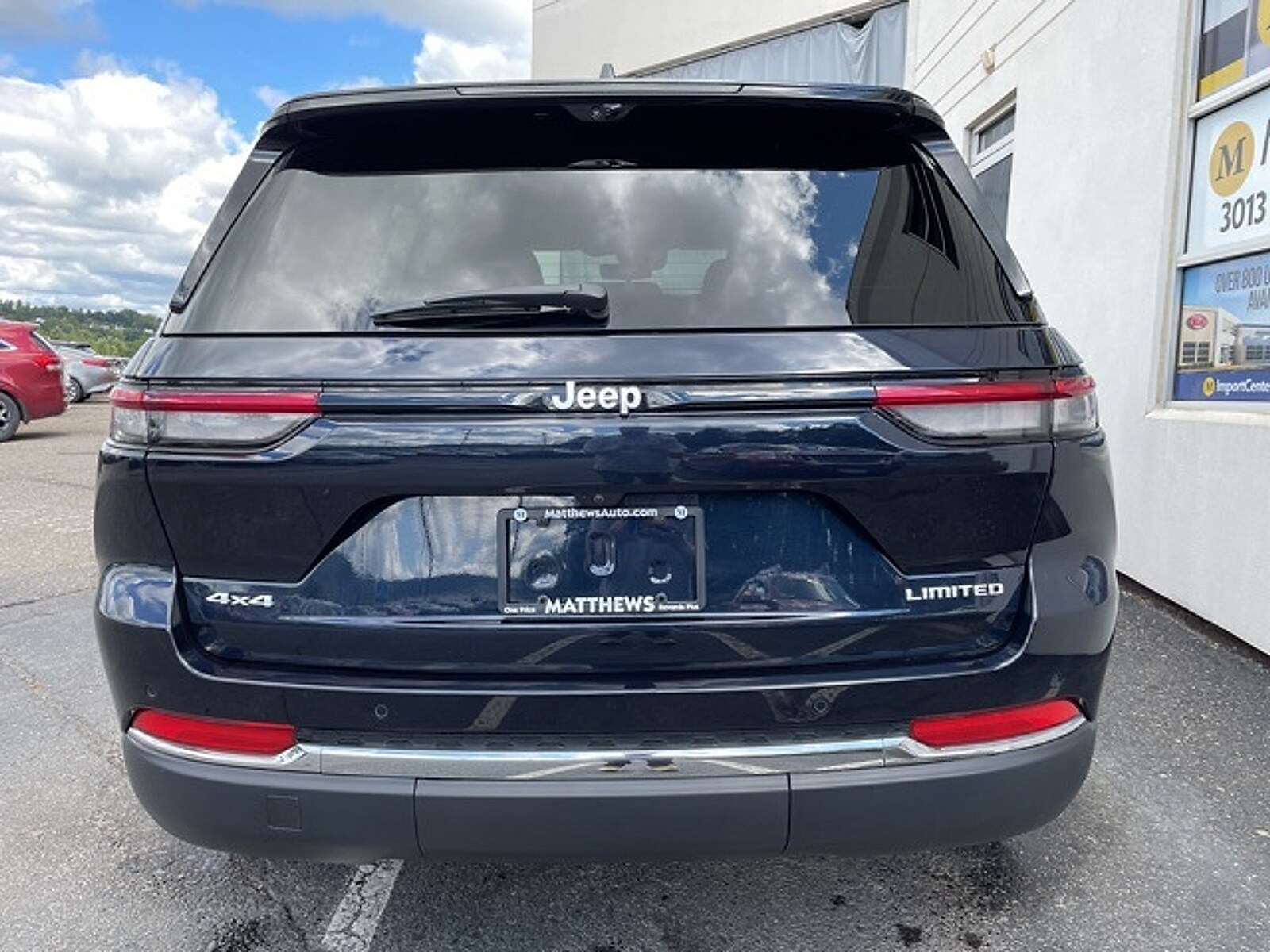 2024 Jeep Grand Cherokee Limited photo 3