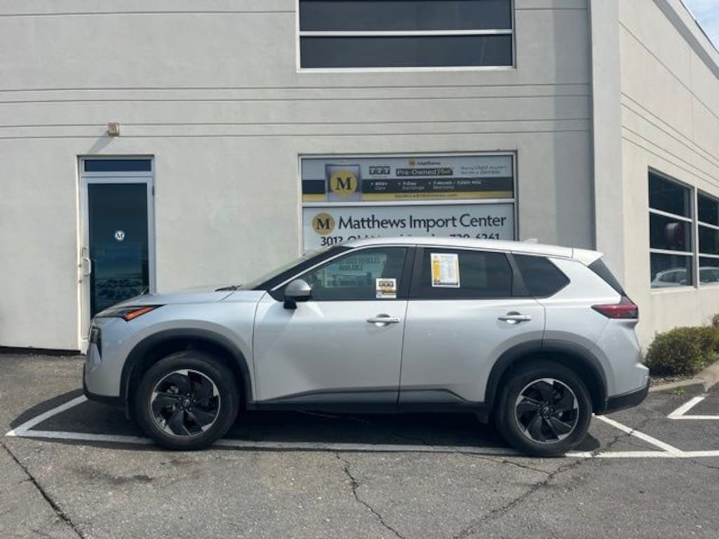 Used 2024 Nissan Rogue SV SUV