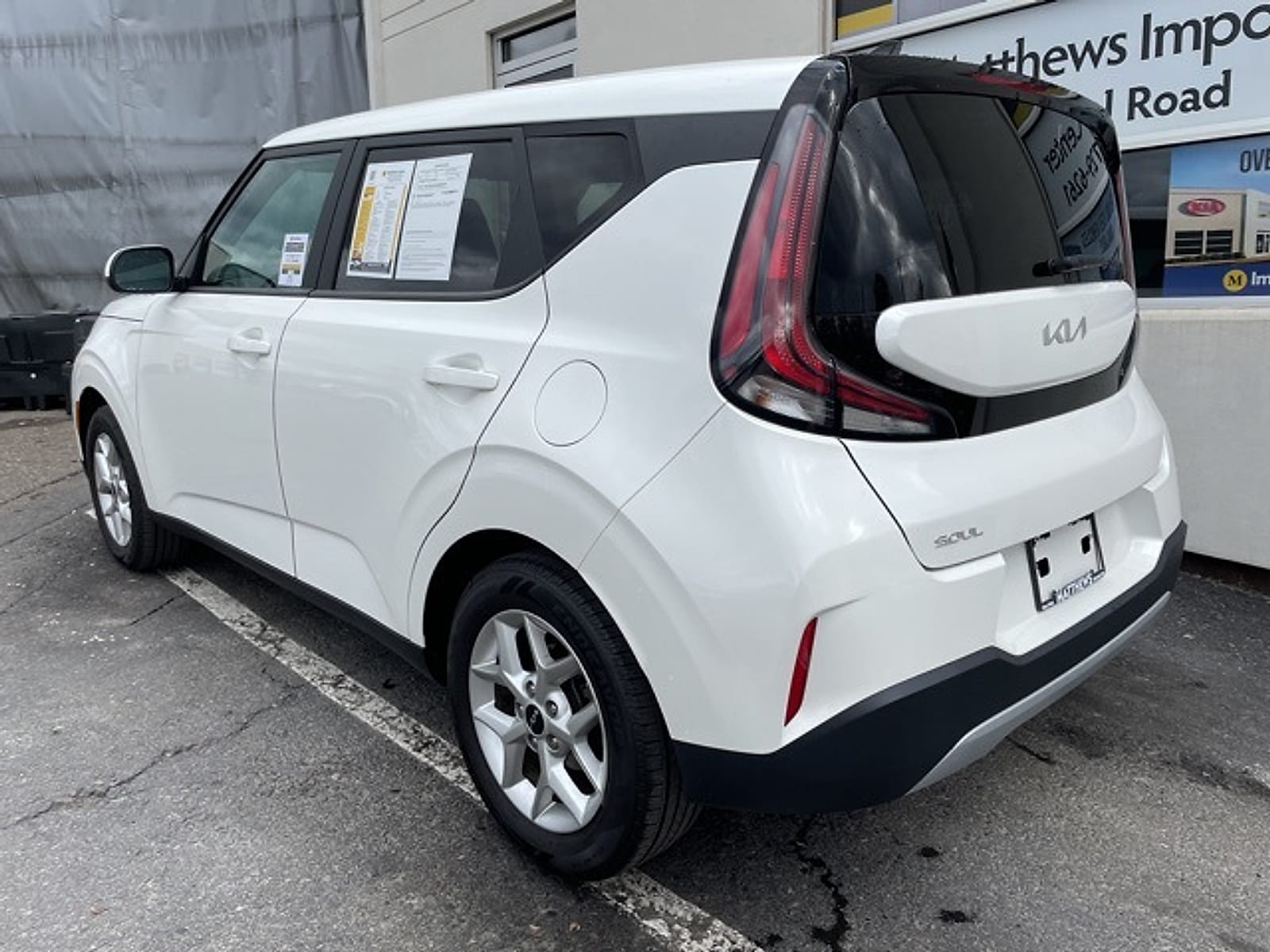 2023 Kia Soul LX photo 2