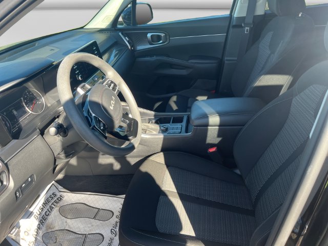 Additional photo of vehicle.