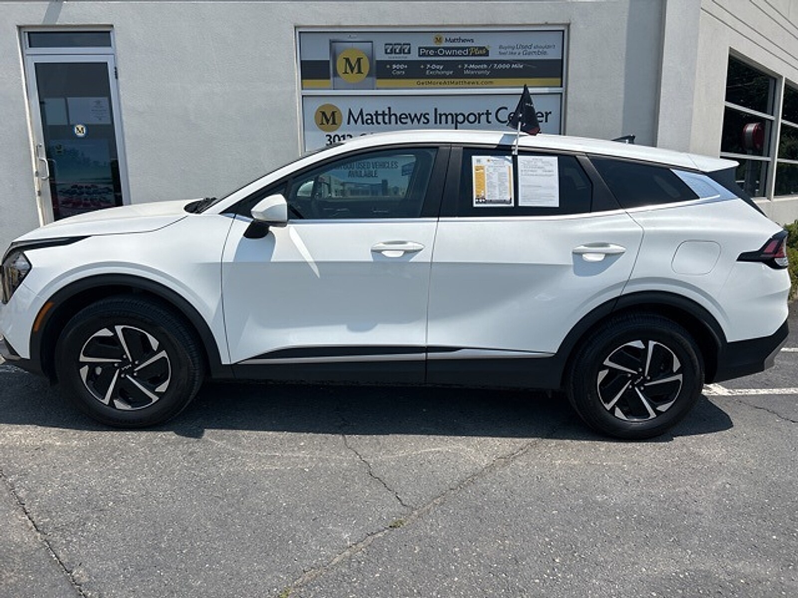 2023 Kia Sportage Hybrid LX photo 2