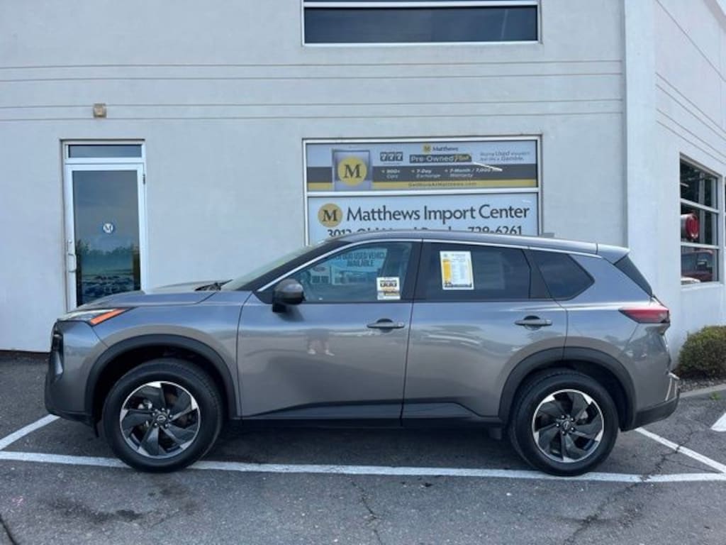 Used 2024 Nissan Rogue SV SUV